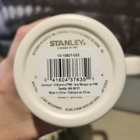 (2) NWT Stanley Cream 30 oz Flowstate Quencher H20 Tumblers - Picture 5 of 12